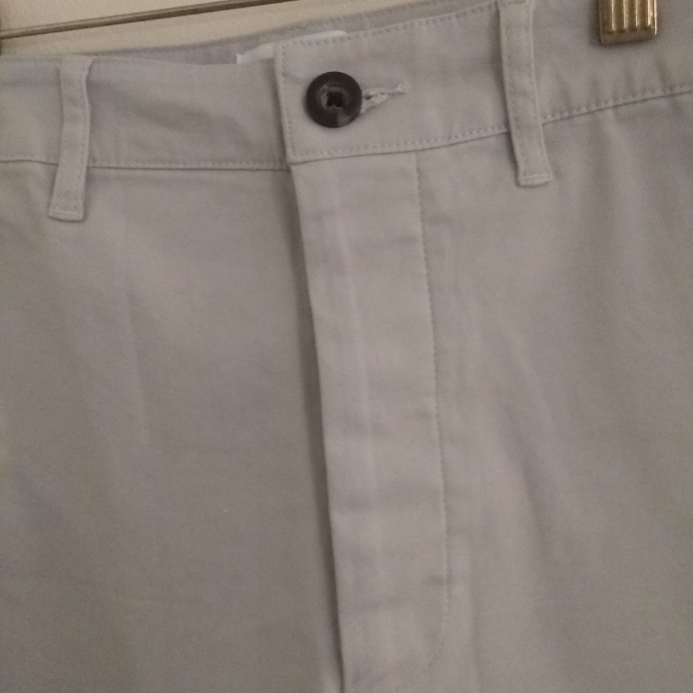 ASOS Khaki Shorts - Picture 4 of 5